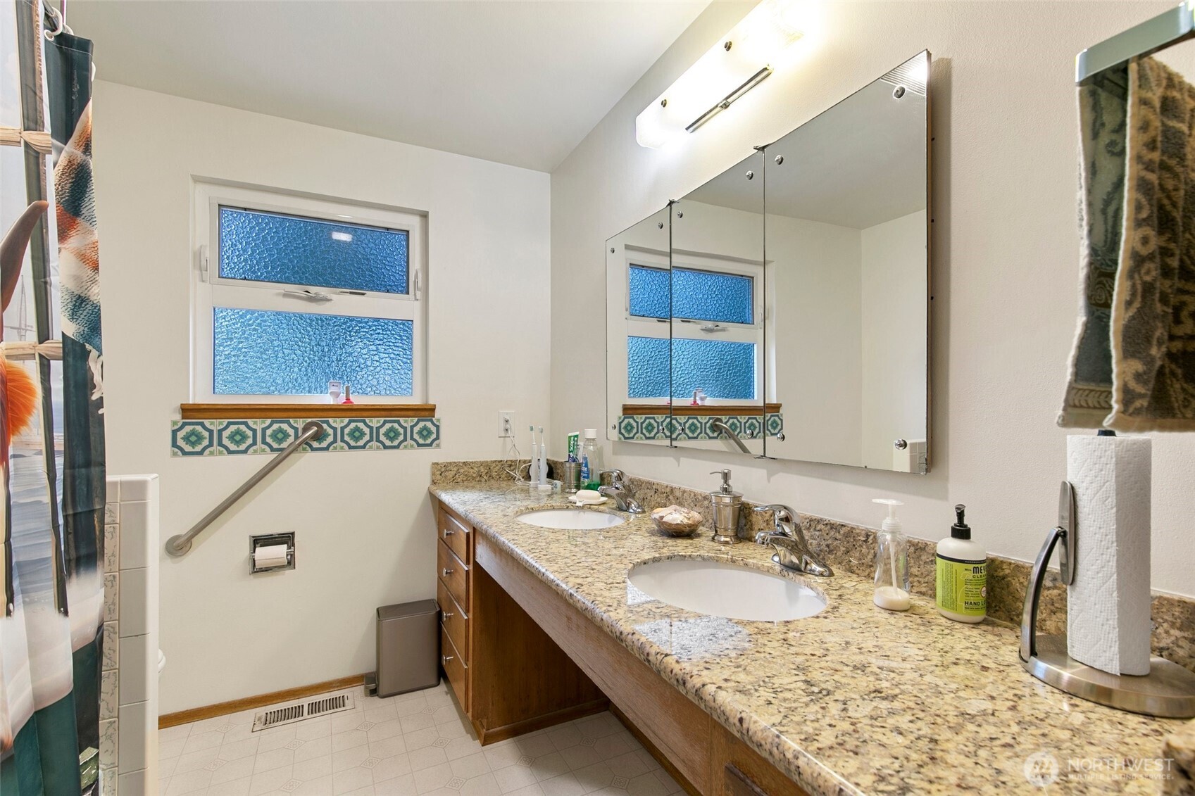 135 NW 181st Street , Shoreline, WA 98177
