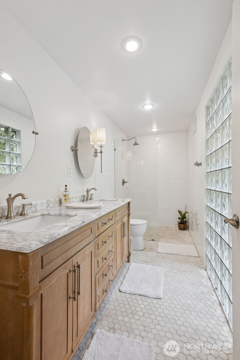 15715 249 Avenue SE, Issaquah, WA 98027