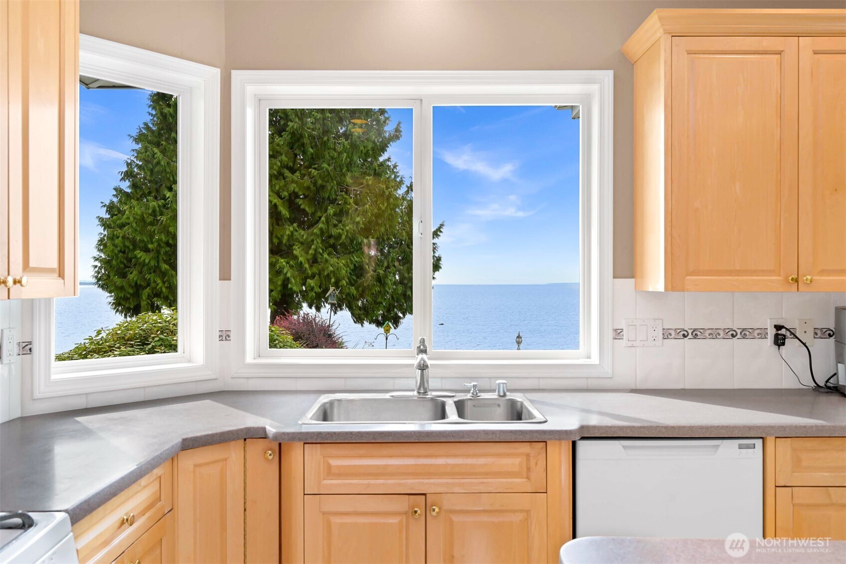 3145 Sunset Way , Bellingham, WA 98226-8644
