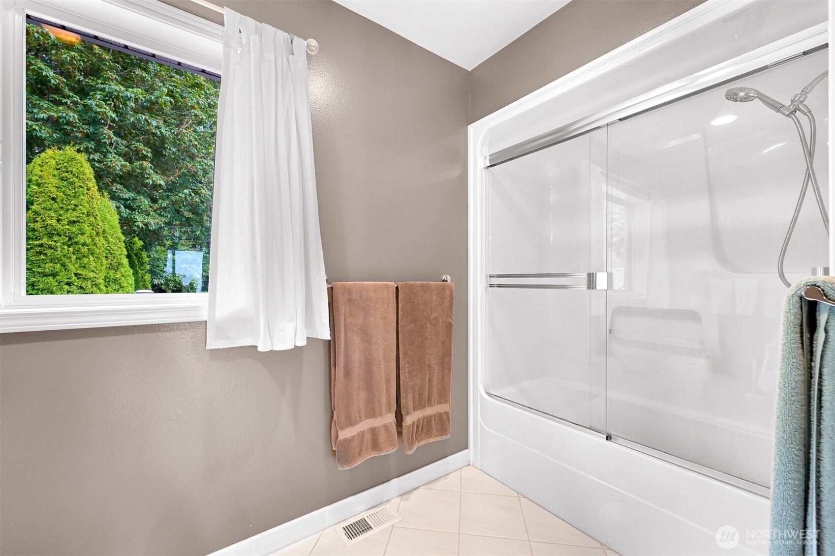 3145 Sunset Way , Bellingham, WA 98226-8644