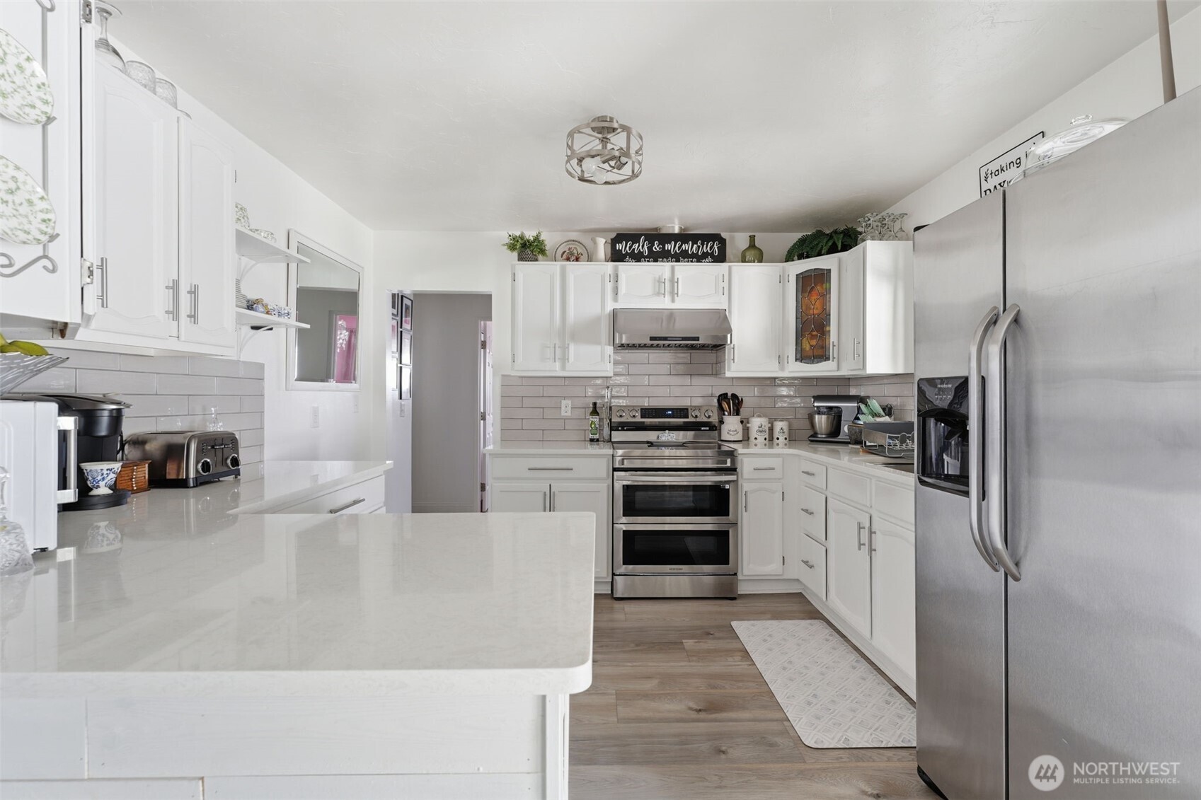 128 N Wehe Avenue , Pasco, WA 99301