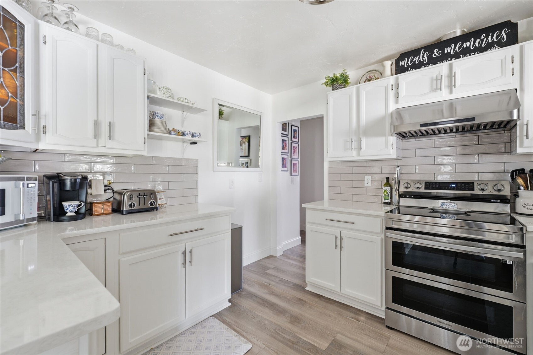 128 N Wehe Avenue , Pasco, WA 99301