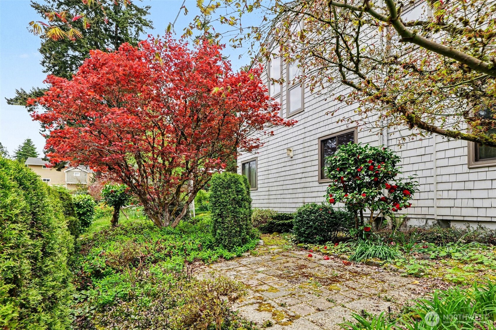 6186 NE 195th Court , Kenmore, WA 98028