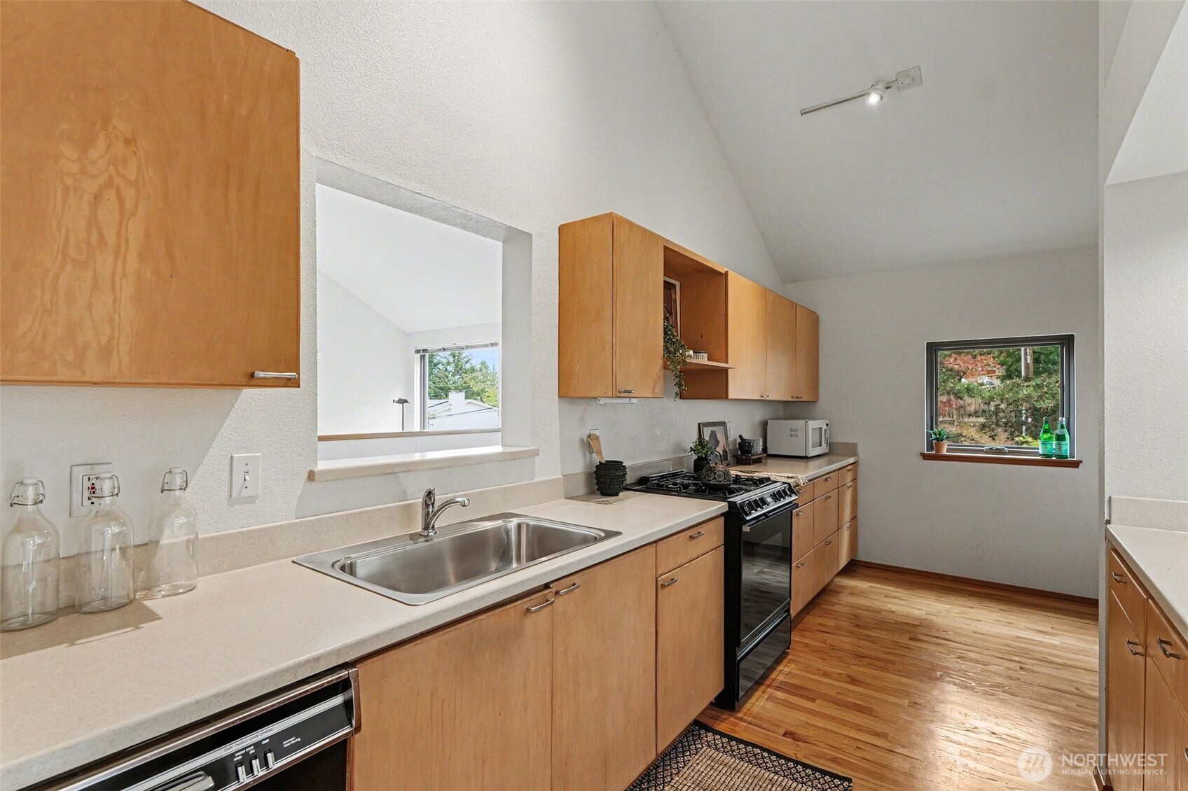 6186 NE 195th Court , Kenmore, WA 98028