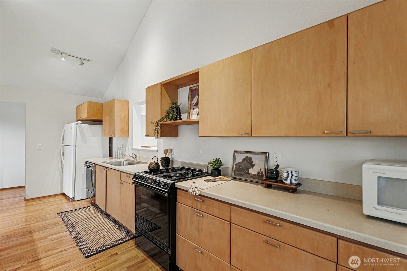 6186 NE 195th Court , Kenmore, WA 98028