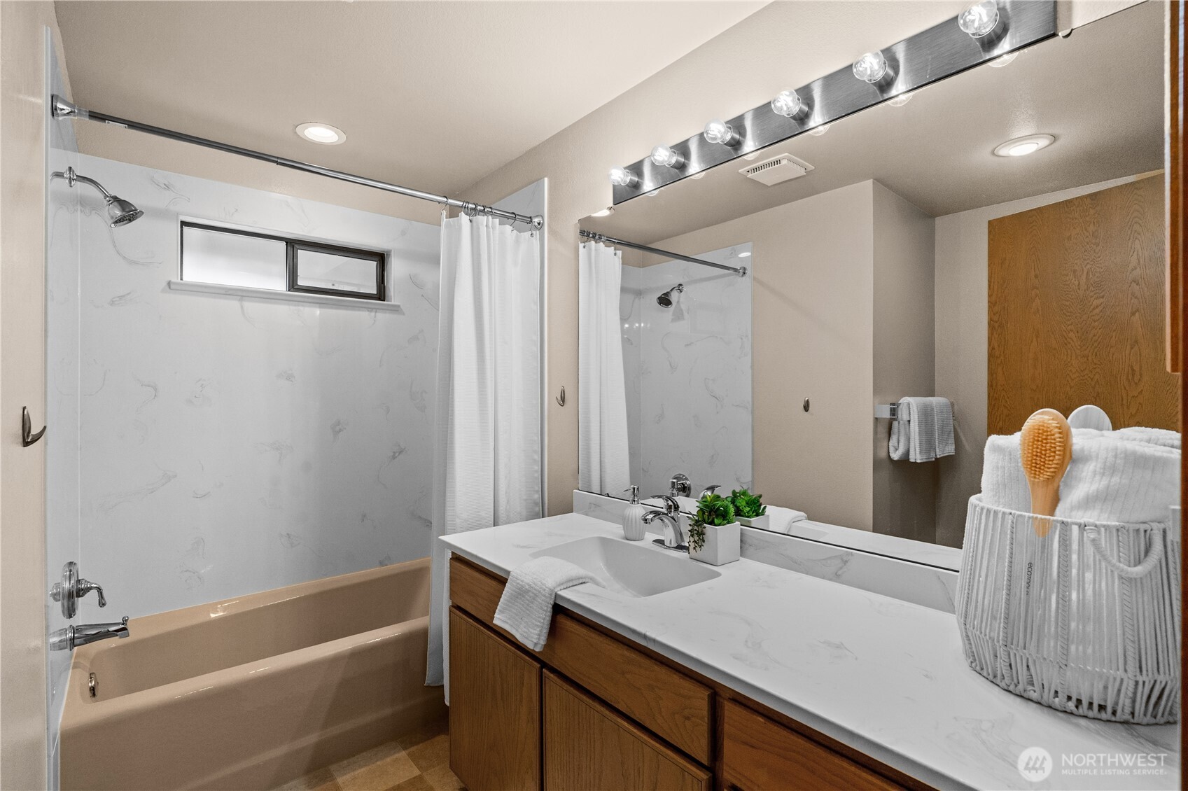 14316 NE 12th Place , Bellevue, WA 98007