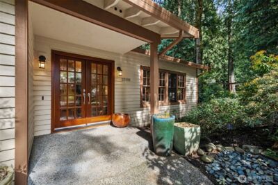 25300 SE Mirrormont Way , Issaquah, WA 98027-8334 - Photo 2