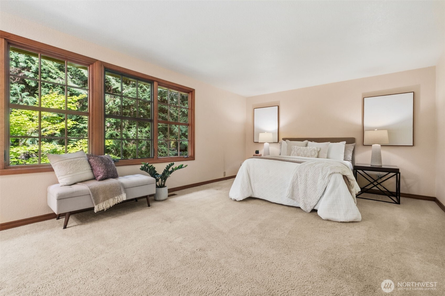 25300 SE Mirrormont Way , Issaquah, WA 98027-8334