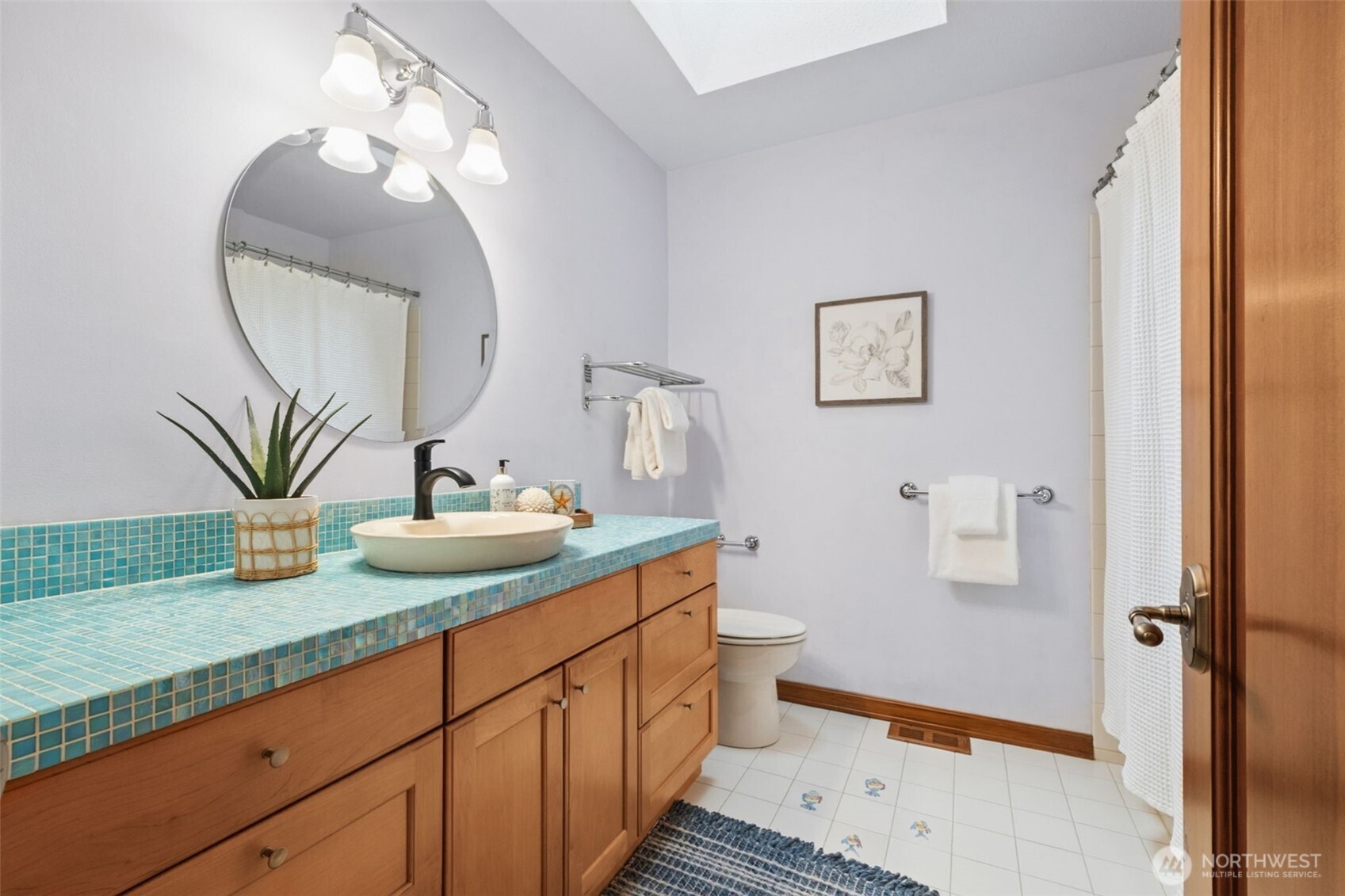 25300 SE Mirrormont Way , Issaquah, WA 98027-8334