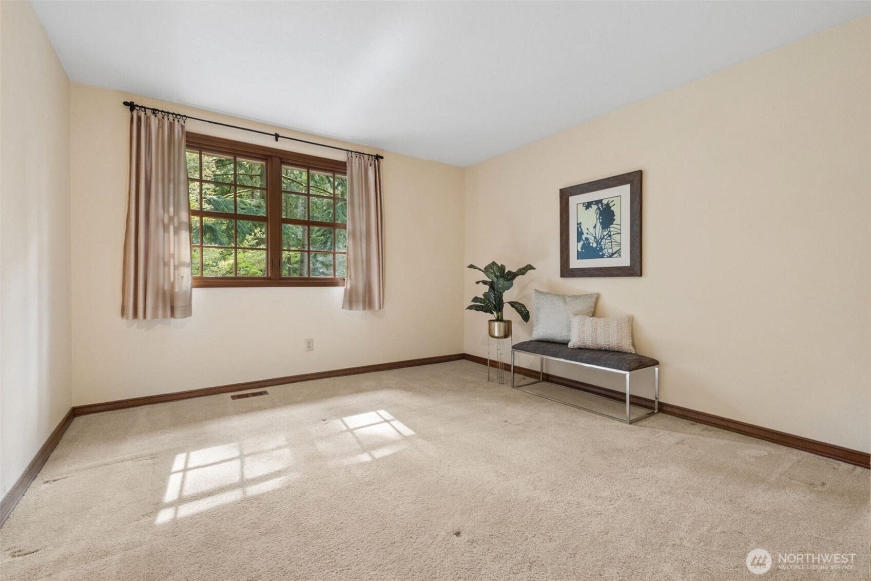 25300 SE Mirrormont Way , Issaquah, WA 98027-8334