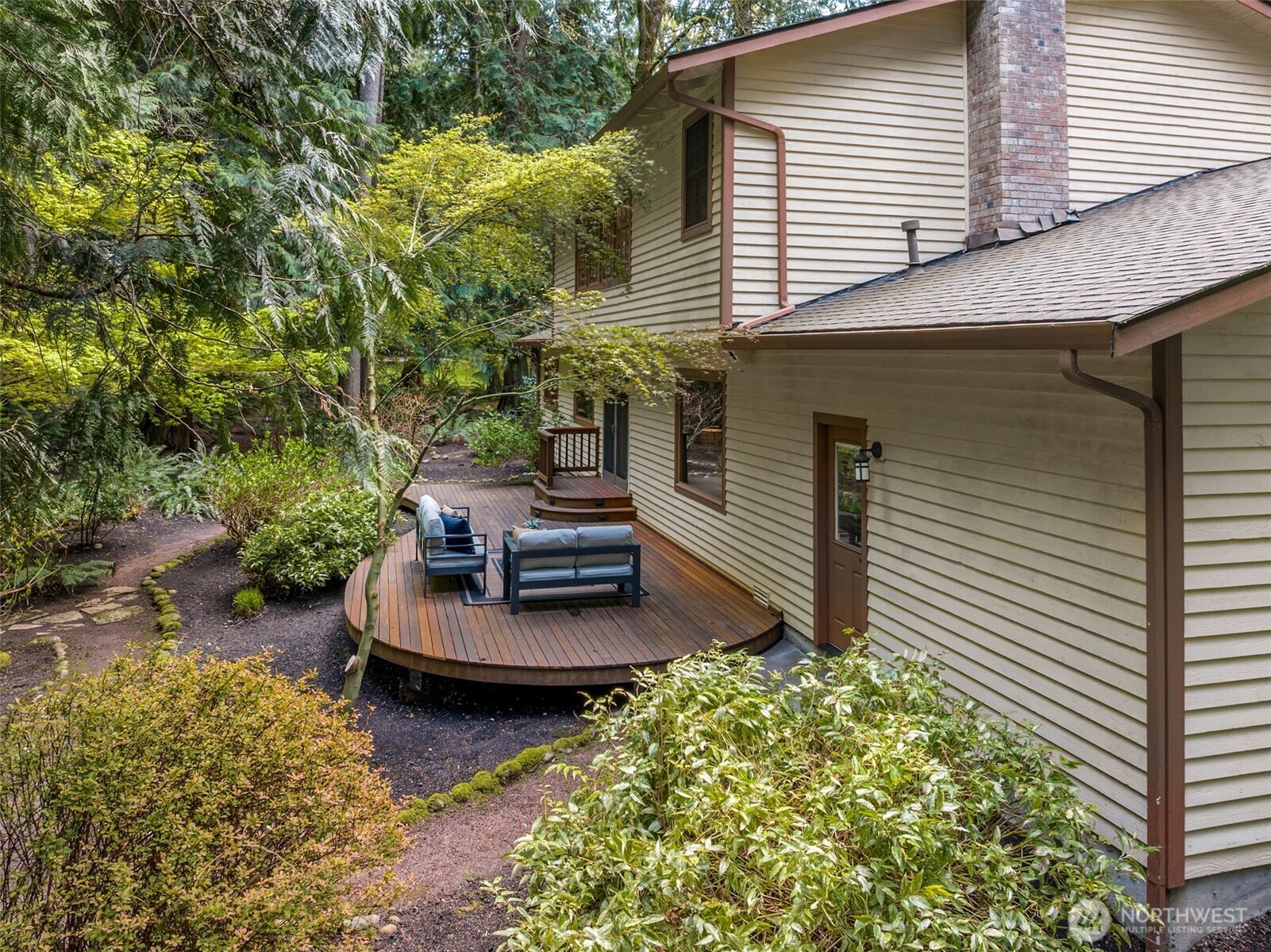25300 SE Mirrormont Way , Issaquah, WA 98027-8334