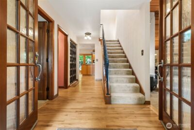25300 SE Mirrormont Way , Issaquah, WA 98027-8334 - Photo 4