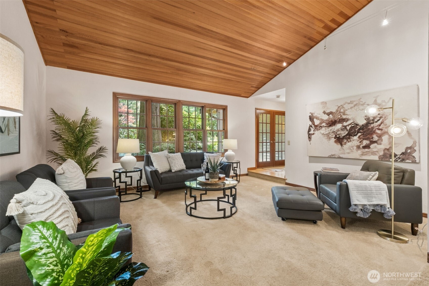25300 SE Mirrormont Way , Issaquah, WA 98027-8334