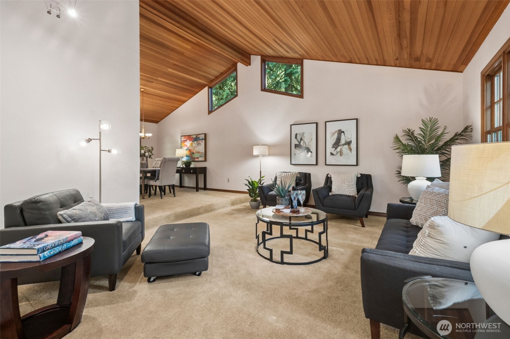 25300 SE Mirrormont Way , Issaquah, WA 98027-8334