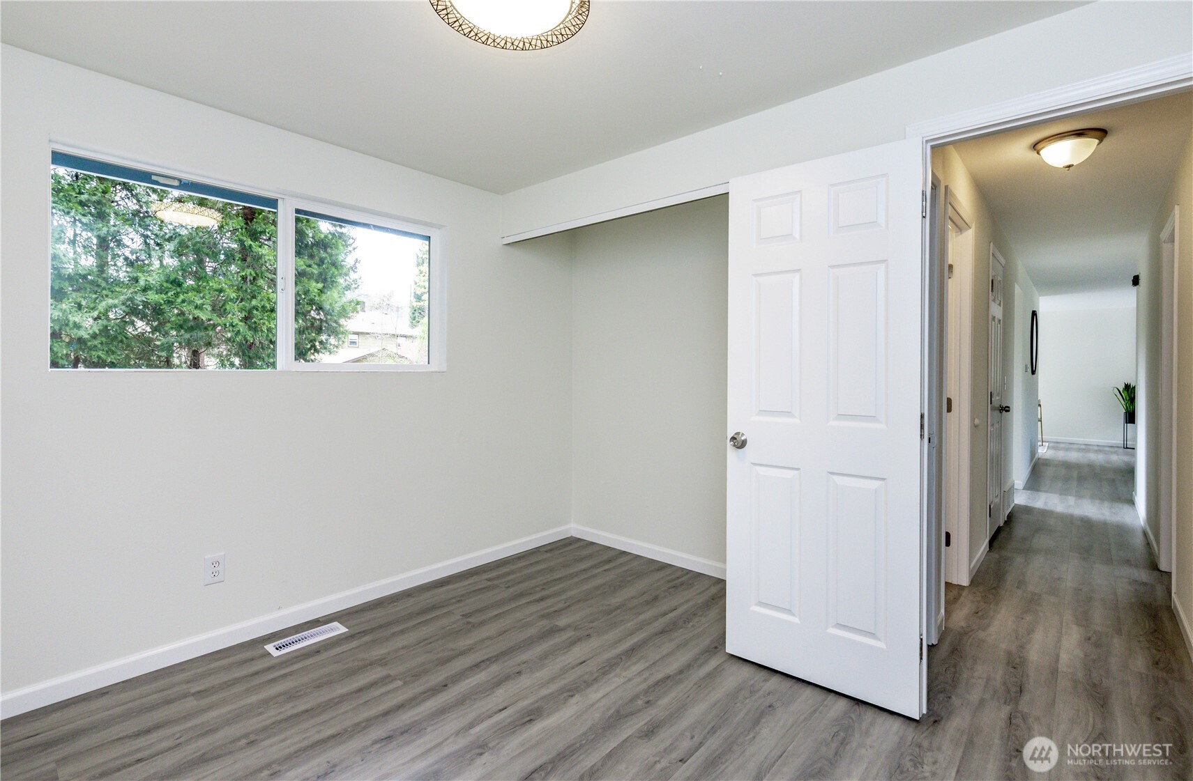 9439 11th Avenue SW, Seattle, WA 98106