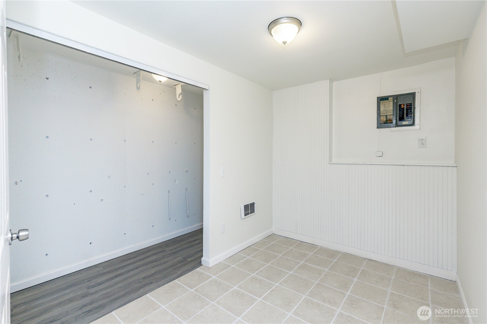 9439 11th Avenue SW, Seattle, WA 98106
