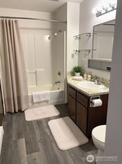 8848 Interlake Avenue N, Seattle, WA 98103 - Photo 27