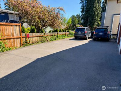 8848 Interlake Avenue N, Seattle, WA 98103 - Photo 31