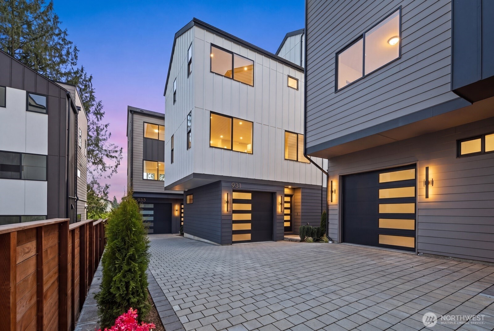 931 N 87th Street , Seattle, WA 98103