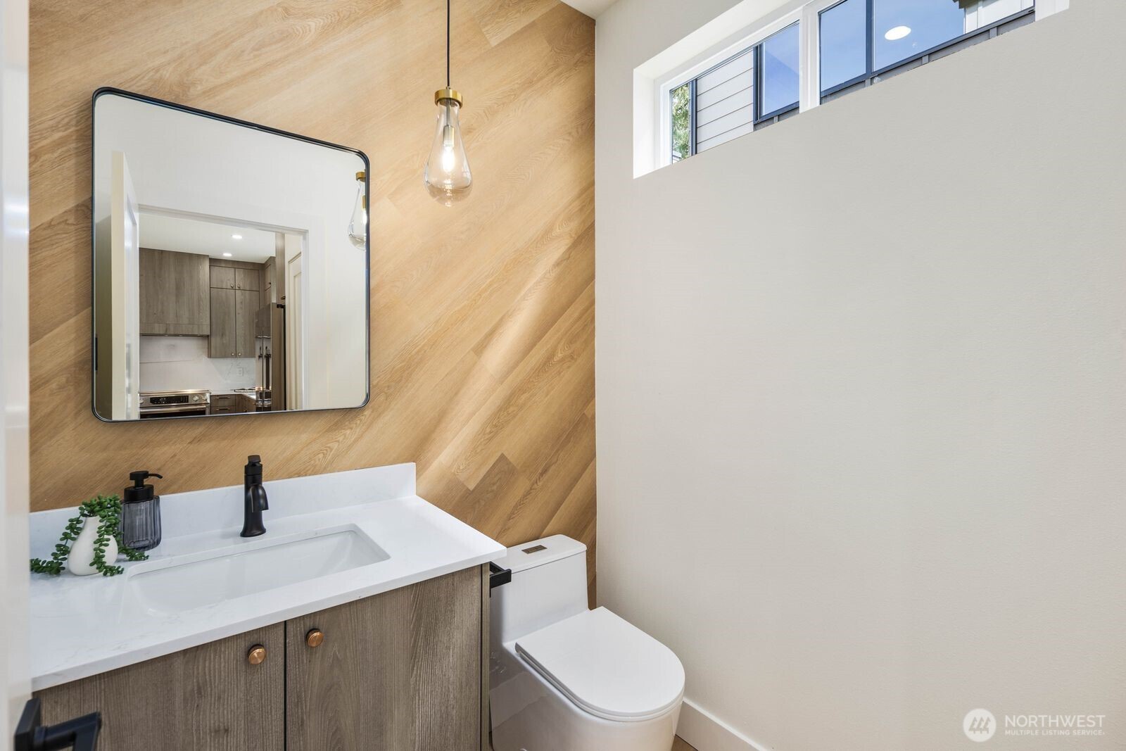 931 N 87th Street , Seattle, WA 98103