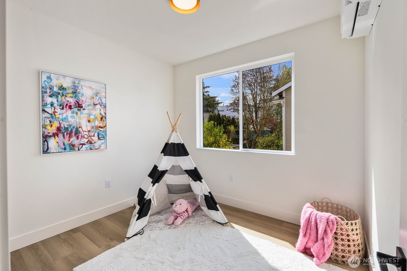 931 N 87th Street , Seattle, WA 98103