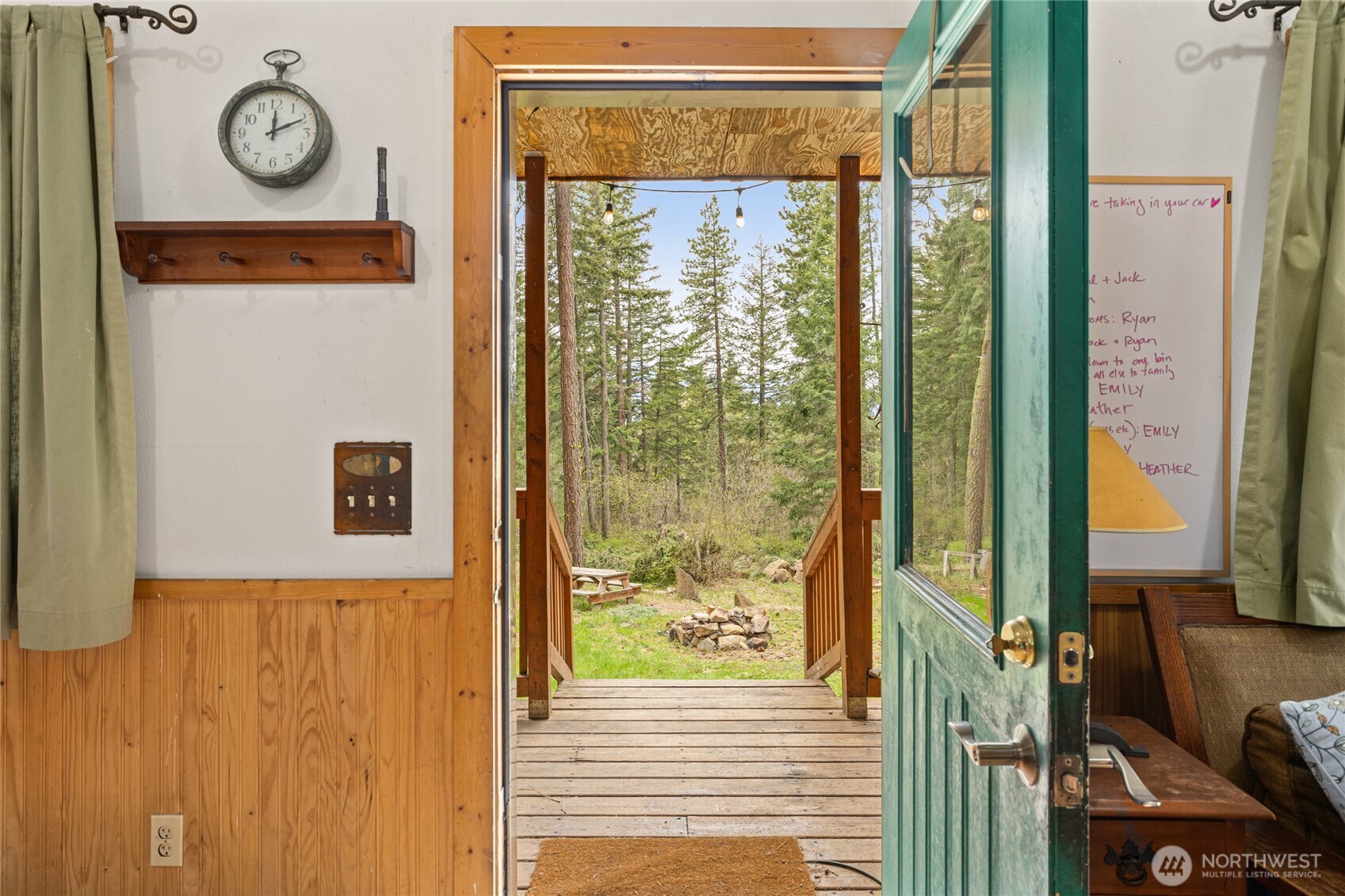 630 Hidden Springs Road , Cle Elum, WA 98922