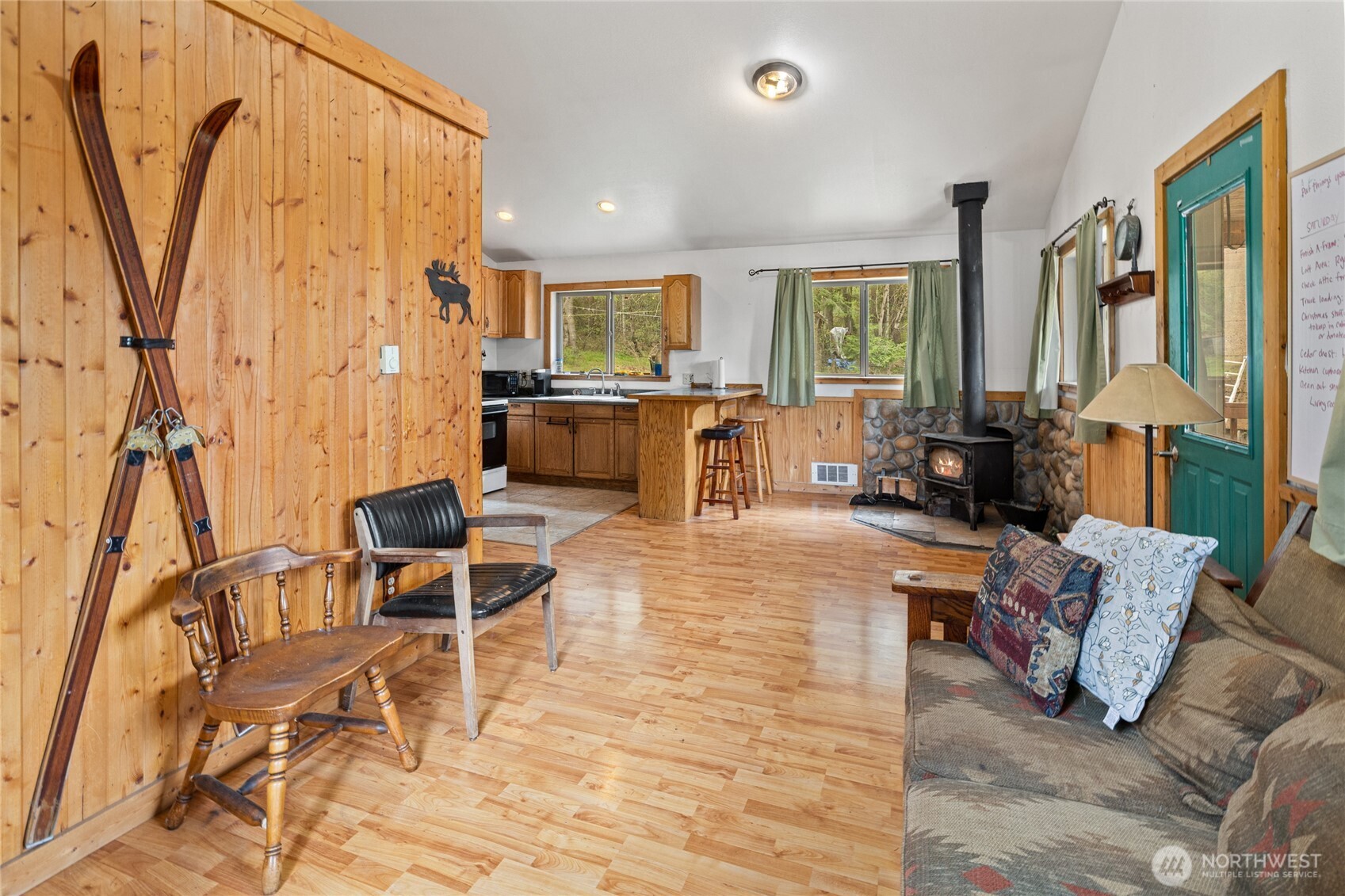 630 Hidden Springs Road , Cle Elum, WA 98922