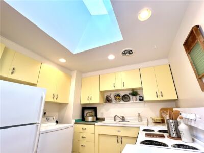 7919 45th Avenue S, Seattle, WA 98118-4427 - Photo 7