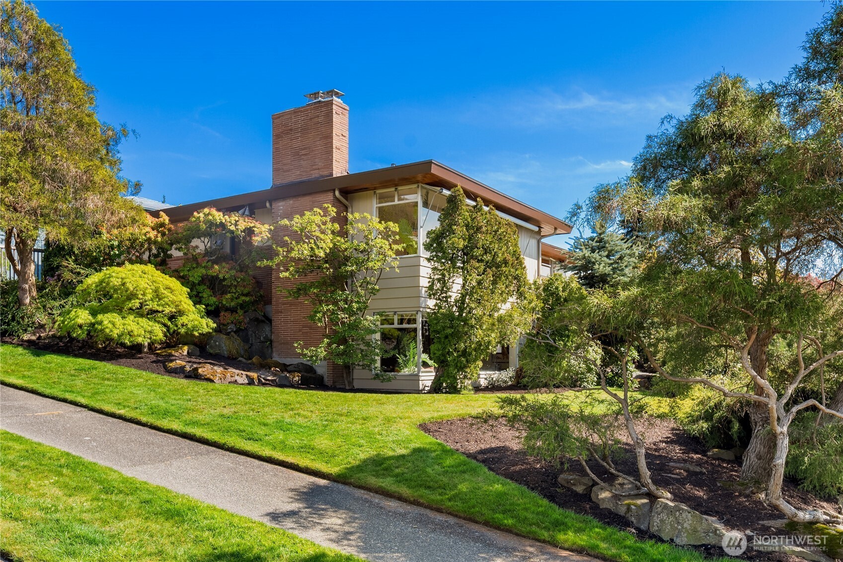 4241 SW Donovan Street , Seattle, WA 98136
