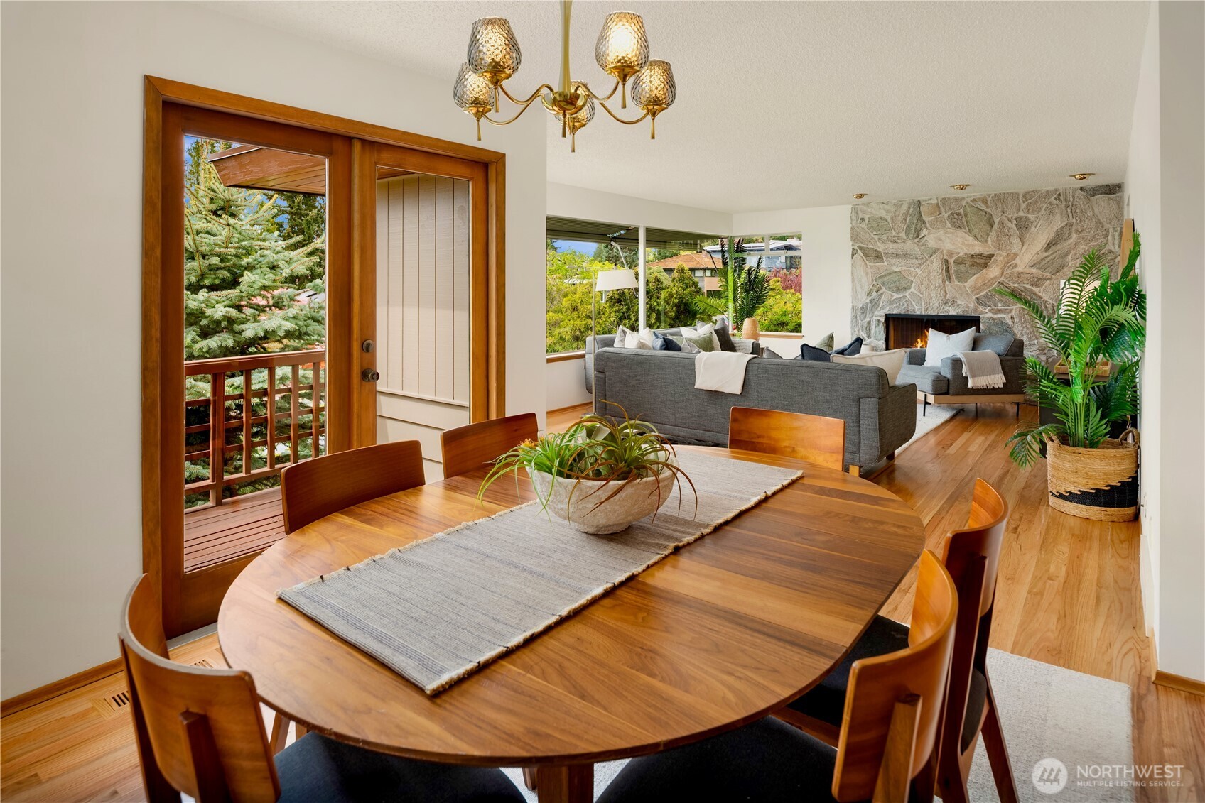 4241 SW Donovan Street , Seattle, WA 98136