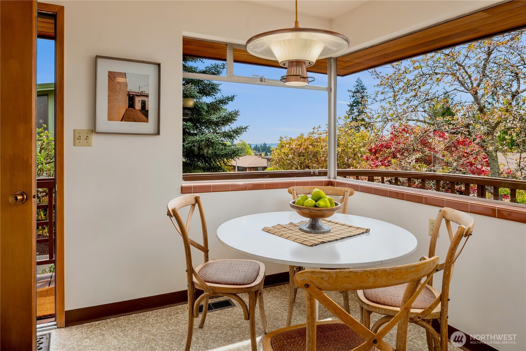 4241 SW Donovan Street , Seattle, WA 98136