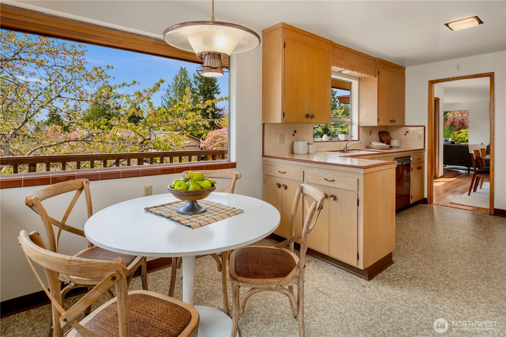 4241 SW Donovan Street , Seattle, WA 98136