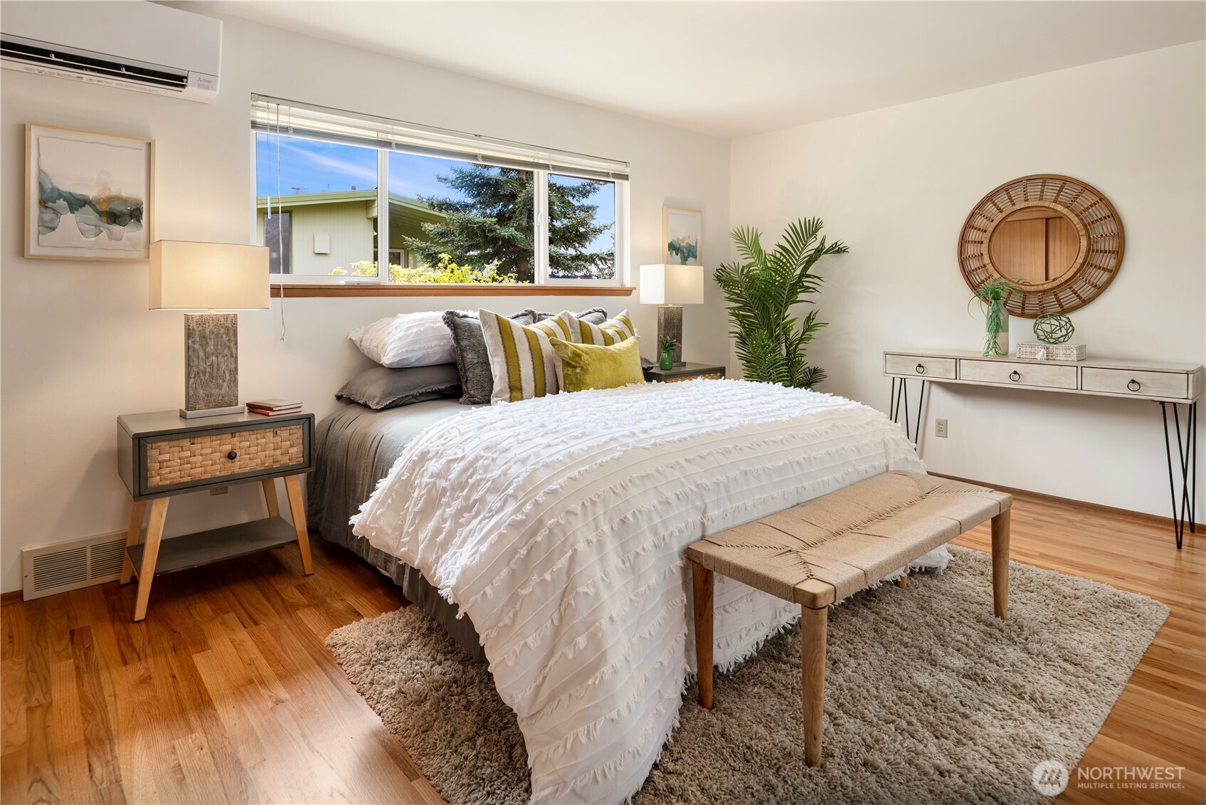 4241 SW Donovan Street , Seattle, WA 98136