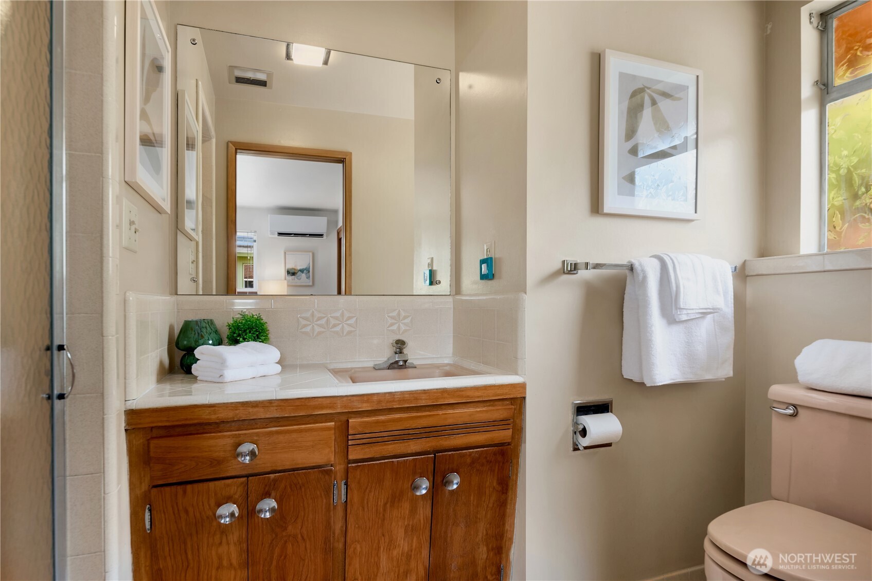 4241 SW Donovan Street , Seattle, WA 98136