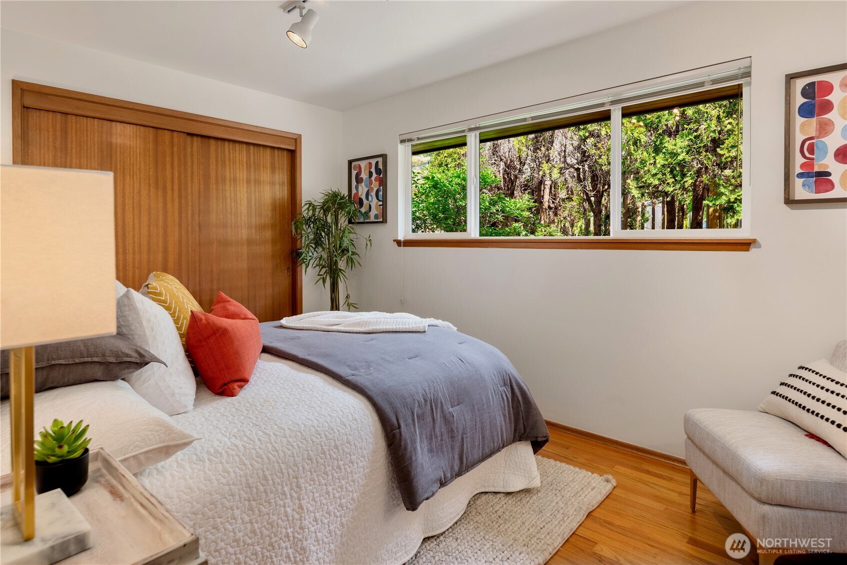 4241 SW Donovan Street , Seattle, WA 98136