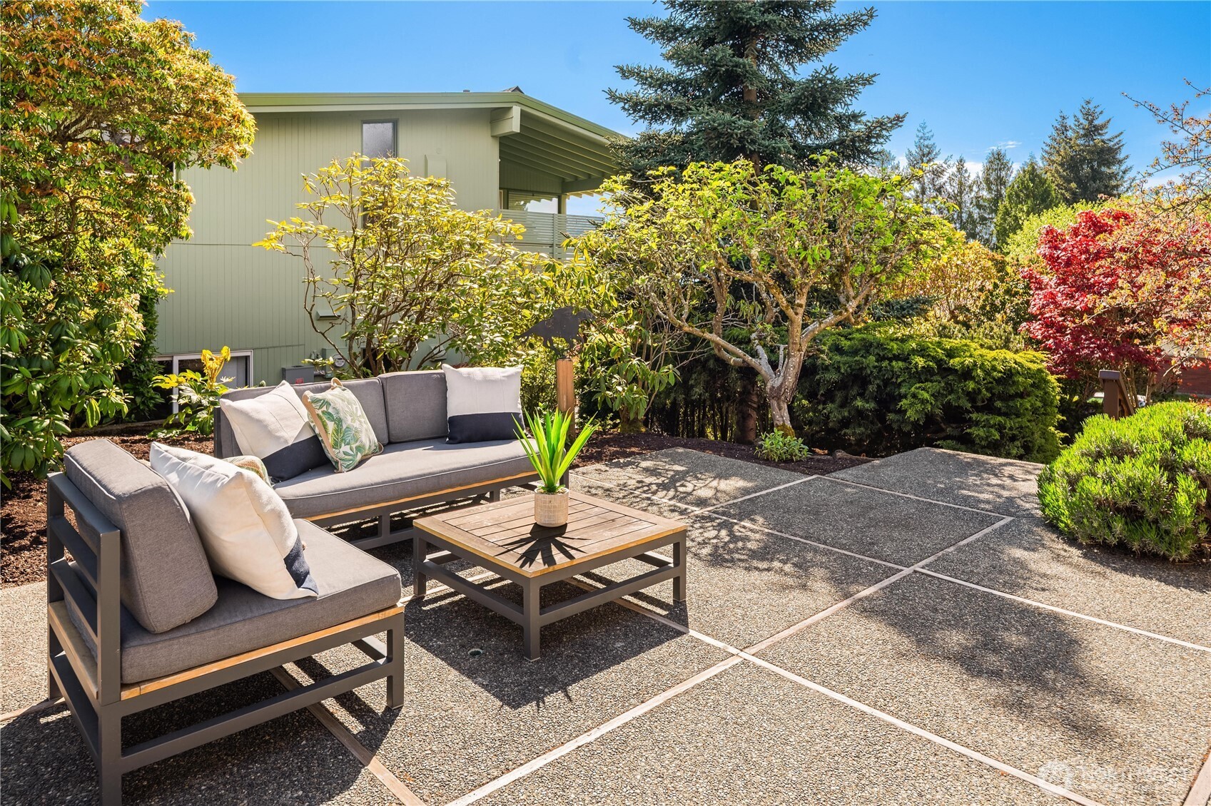 4241 SW Donovan Street , Seattle, WA 98136