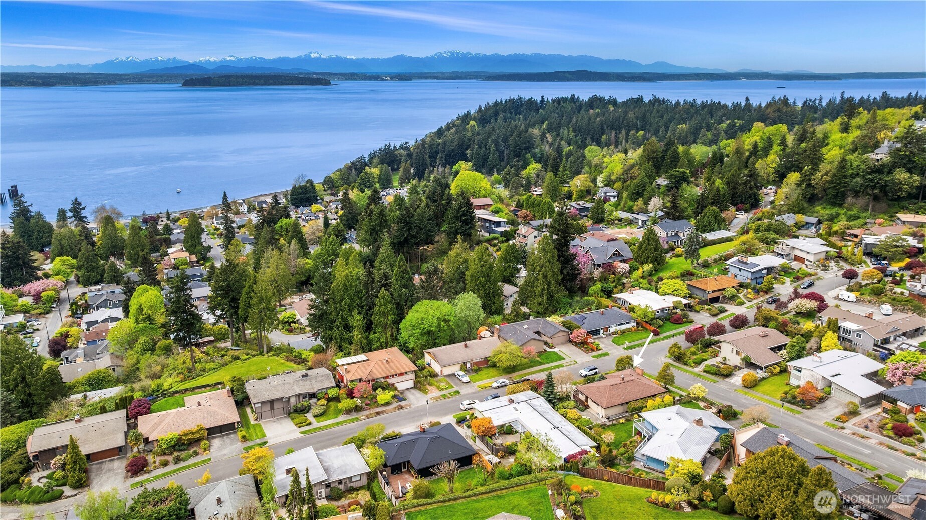 4241 SW Donovan Street , Seattle, WA 98136
