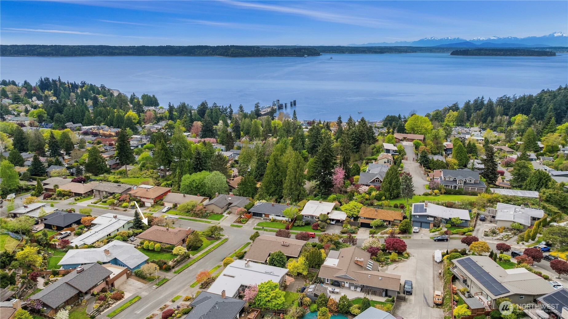 4241 SW Donovan Street , Seattle, WA 98136