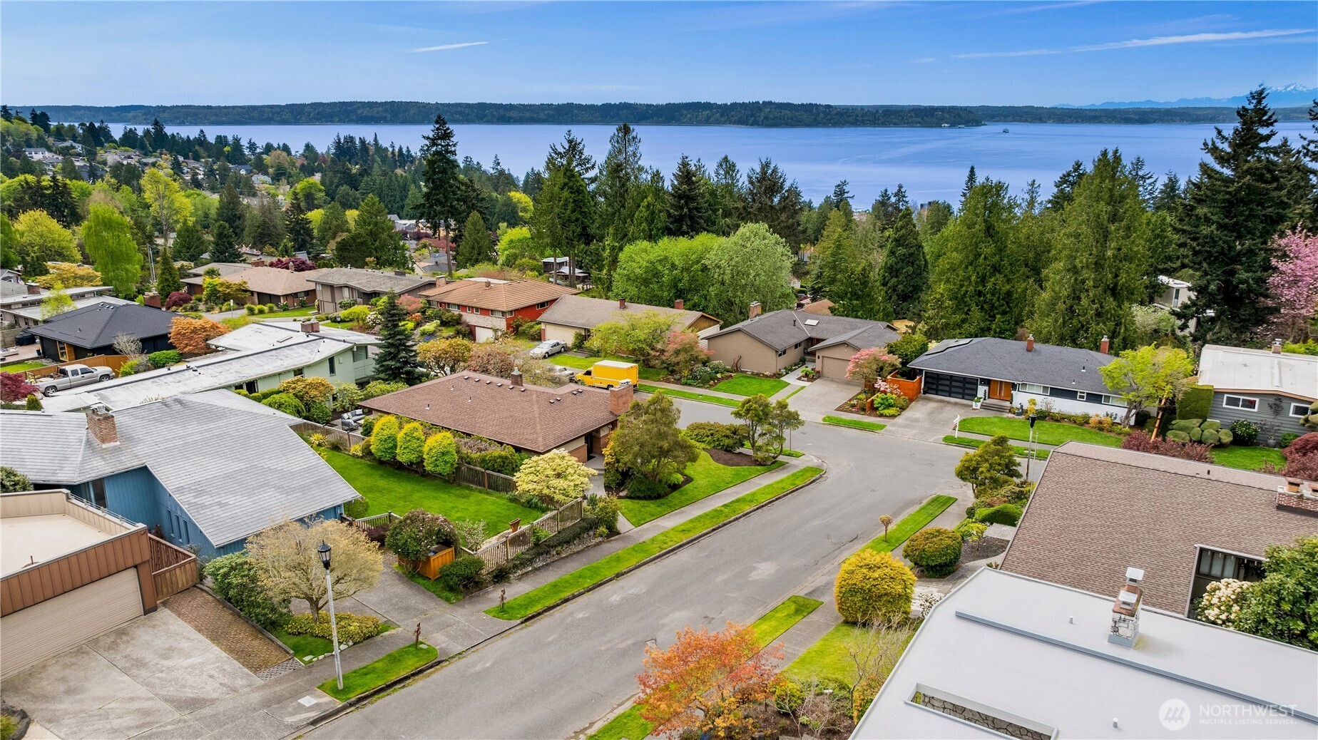 4241 SW Donovan Street , Seattle, WA 98136