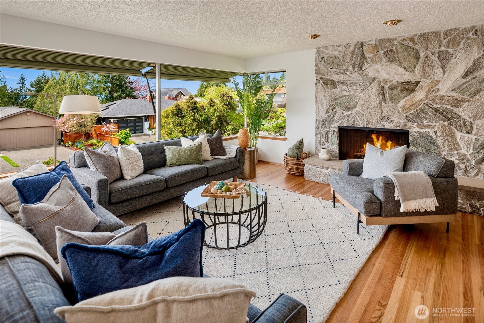 4241 SW Donovan Street , Seattle, WA 98136