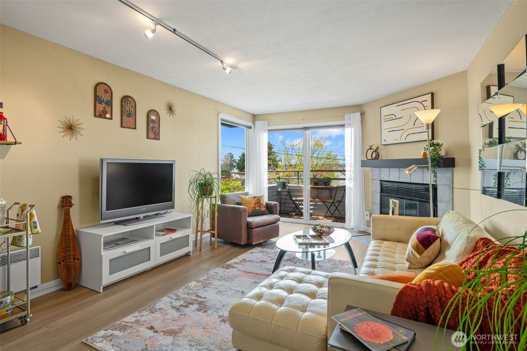 3142 Alki Avenue SW #303, Seattle, WA 98116