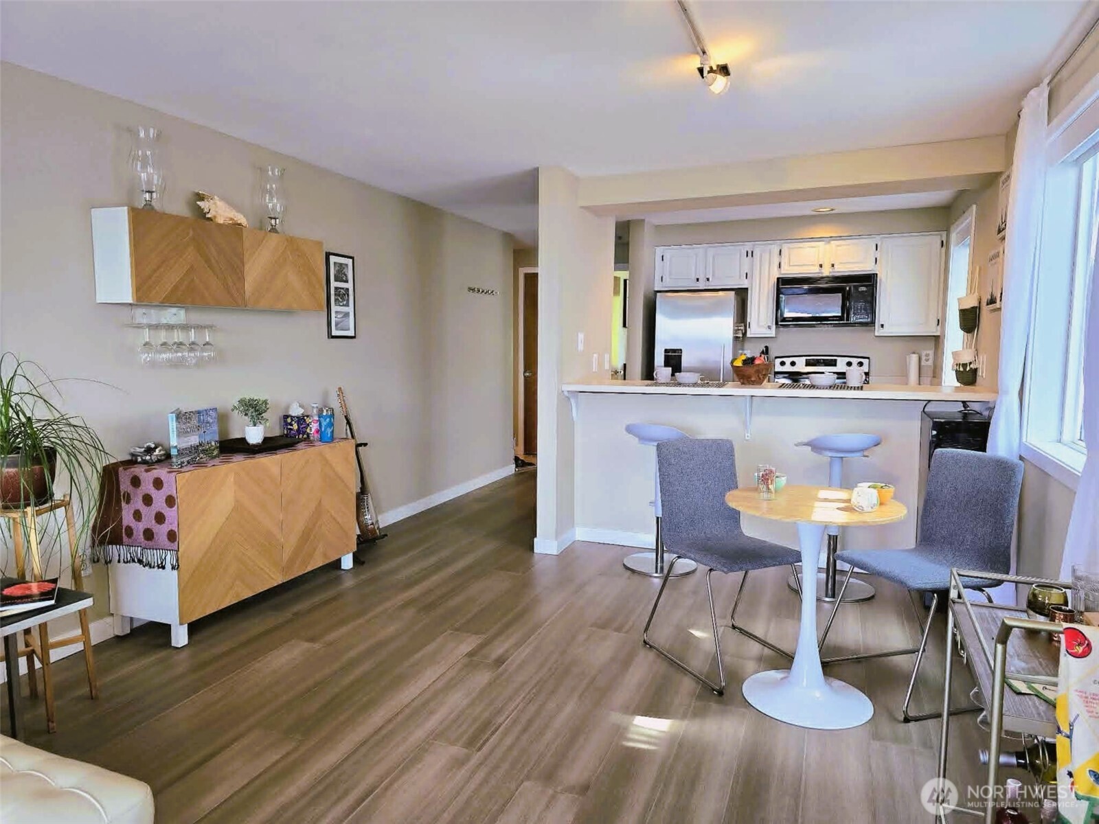 3142 Alki Avenue SW #303, Seattle, WA 98116