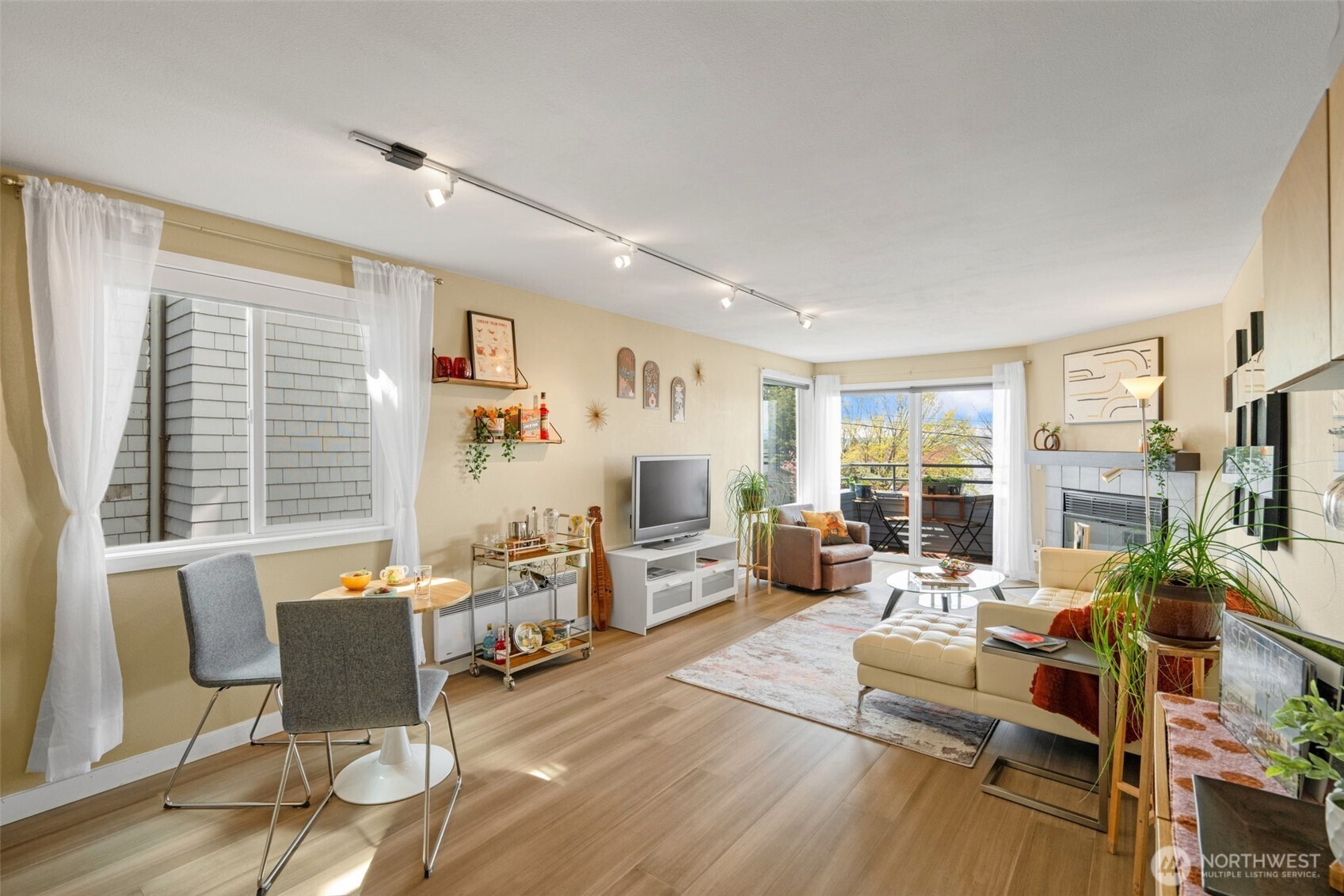 3142 Alki Avenue SW #303, Seattle, WA 98116