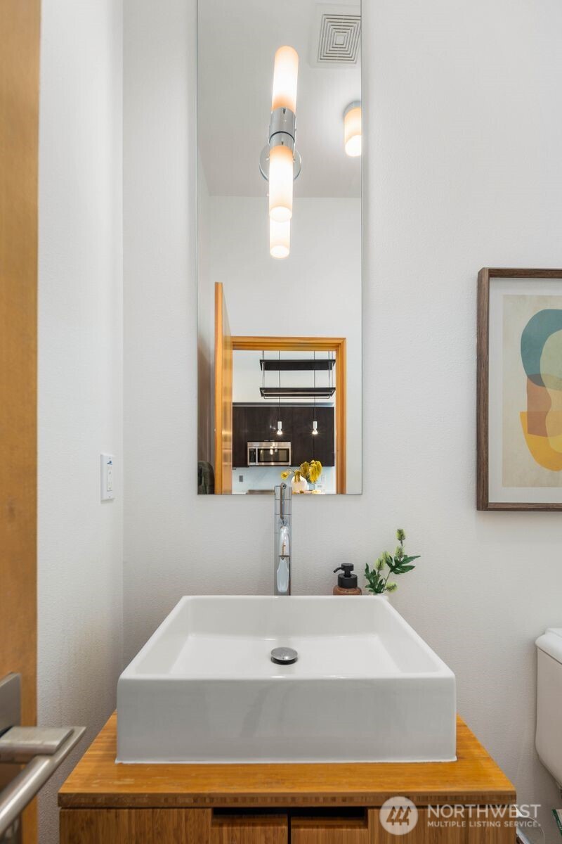213 21st Avenue , Seattle, WA 98122