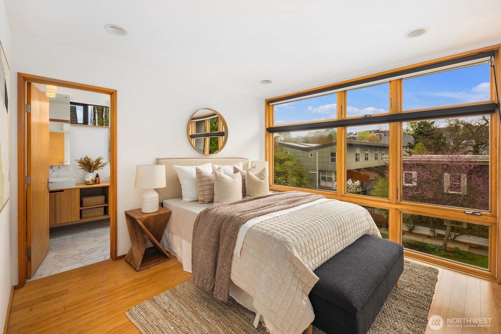 213 21st Avenue , Seattle, WA 98122