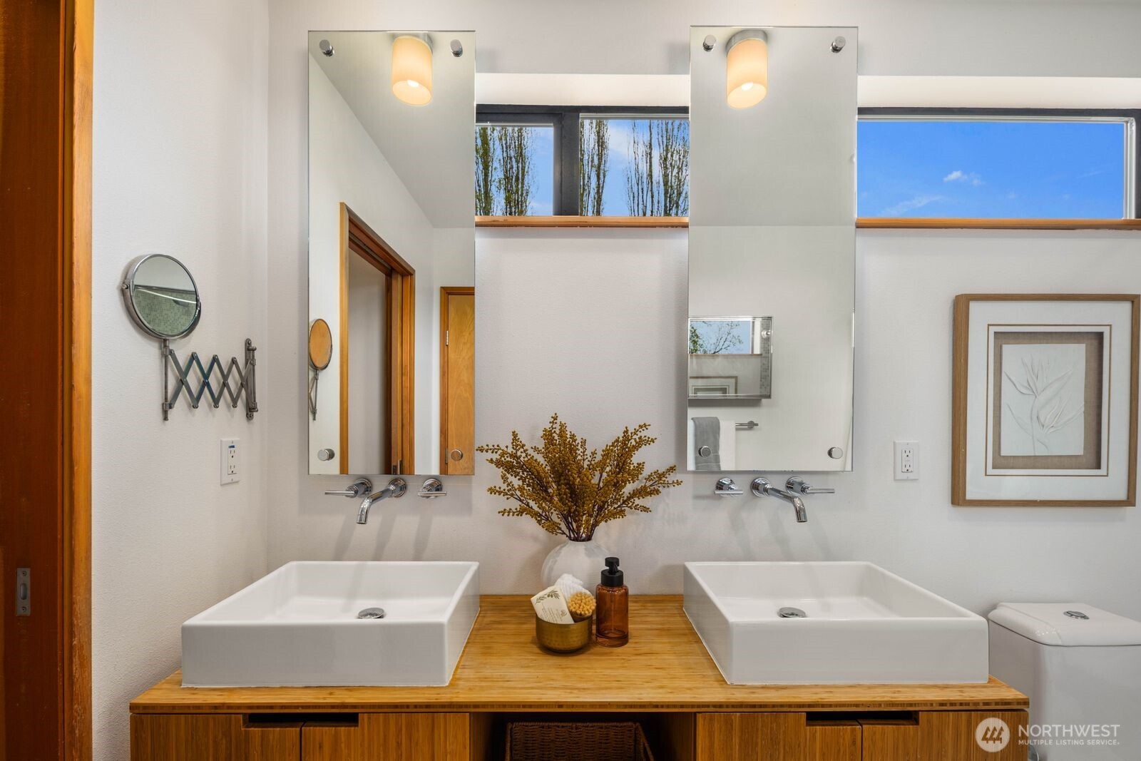 213 21st Avenue , Seattle, WA 98122