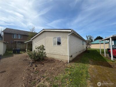 11901 55th Avenue NE #21, Marysville, WA 98271 - Photo 2
