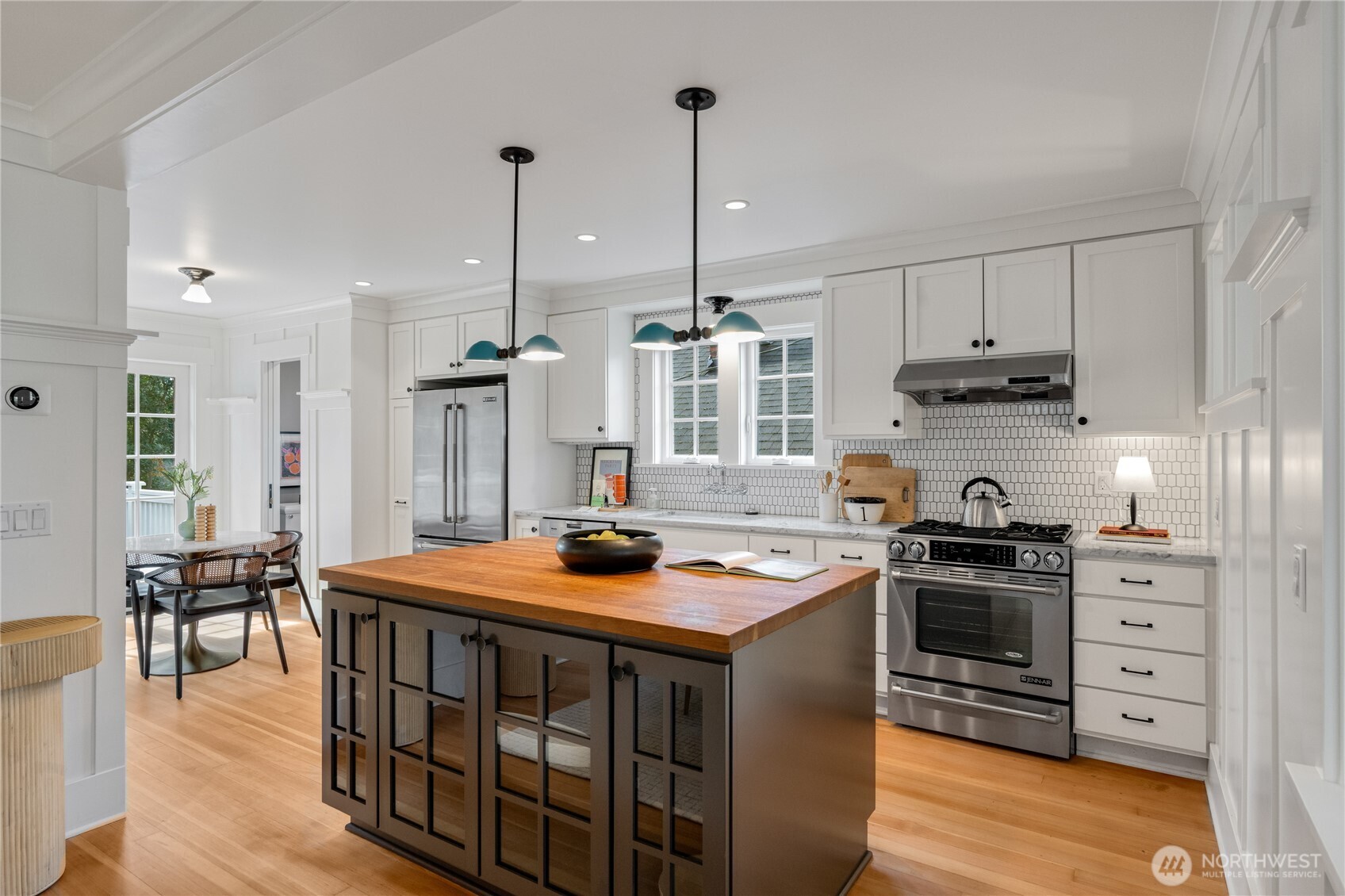 609 NW 74th Street , Seattle, WA 98117