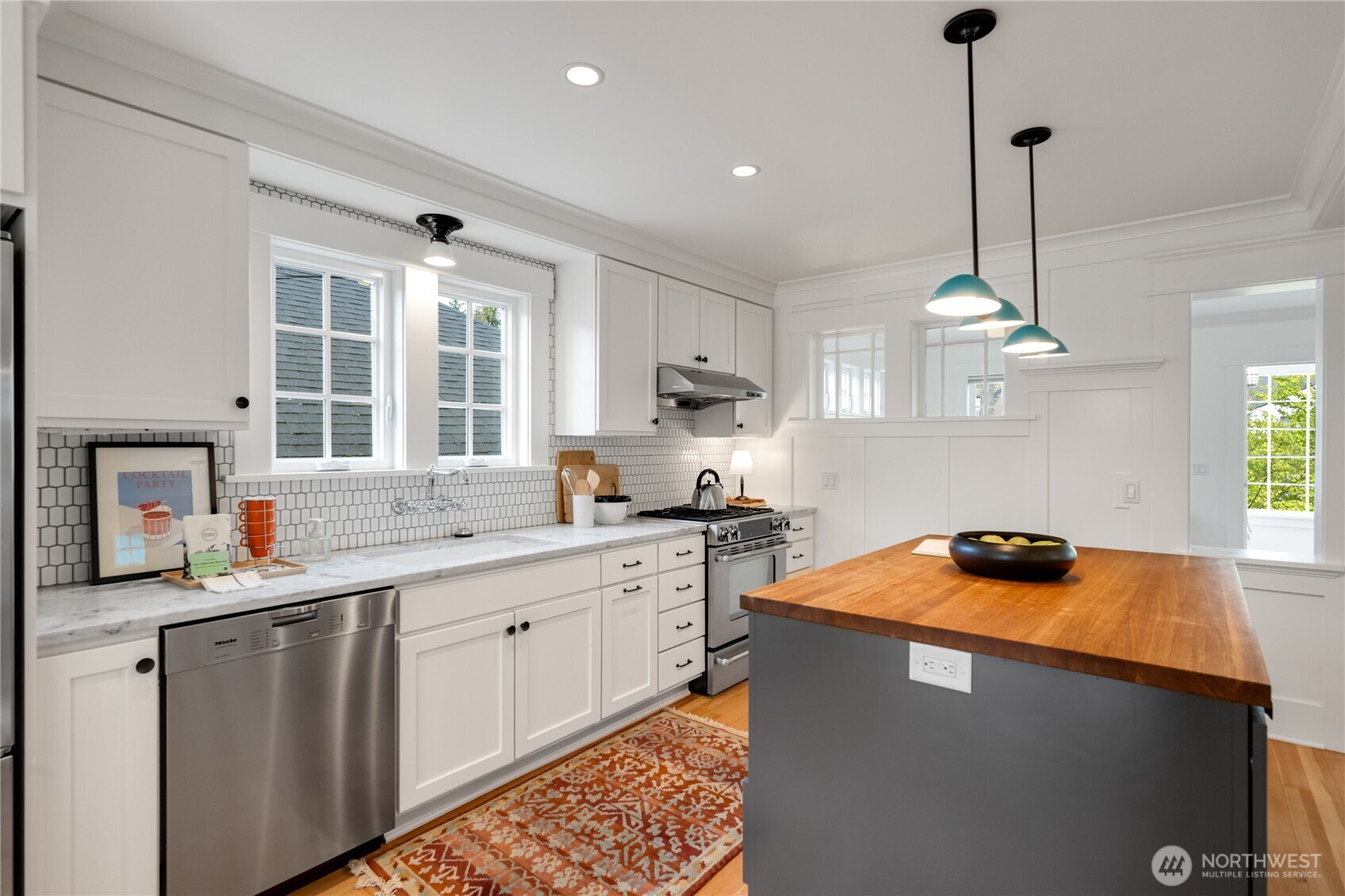 609 NW 74th Street , Seattle, WA 98117