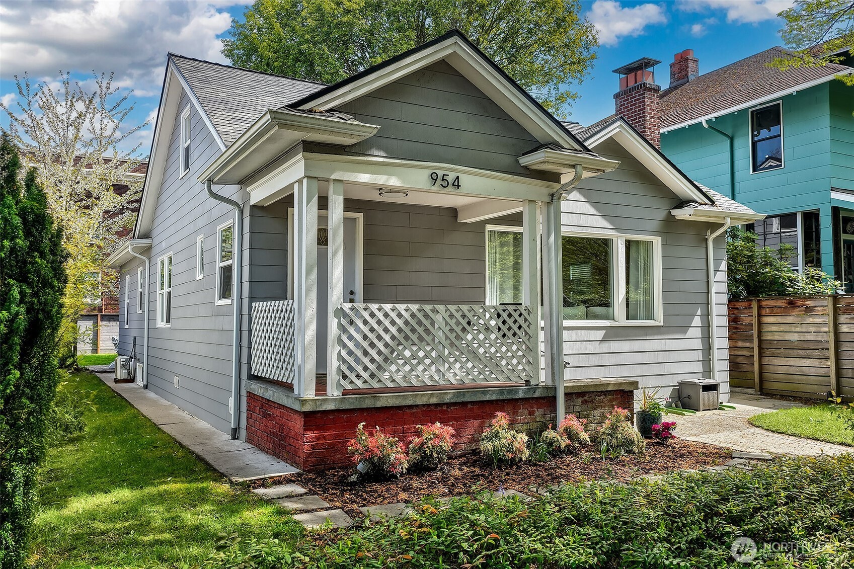 954 19th Avenue E, Seattle, WA 98112